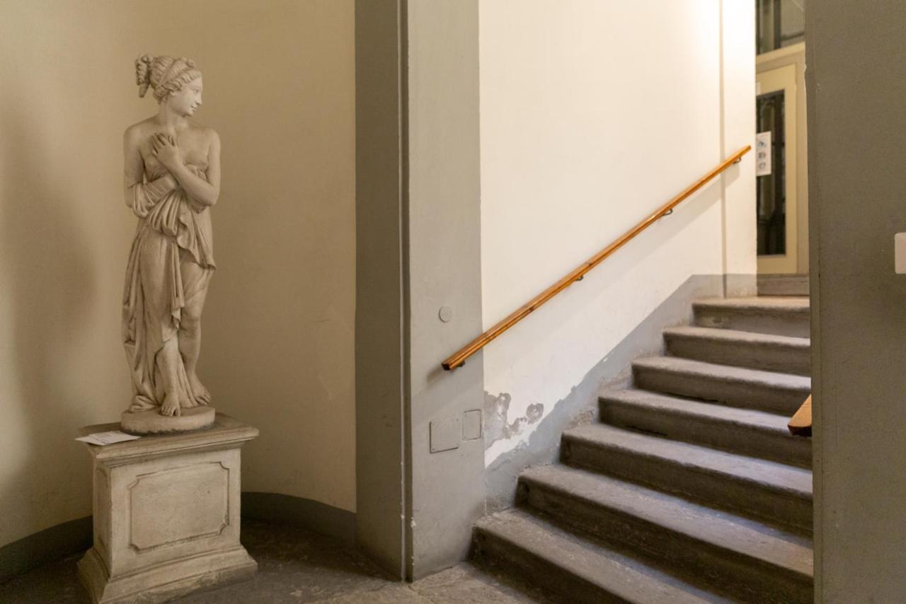 Guelfi Loft In A Historic Palace ฟลอเรนซ์ ภายนอก รูปภาพ